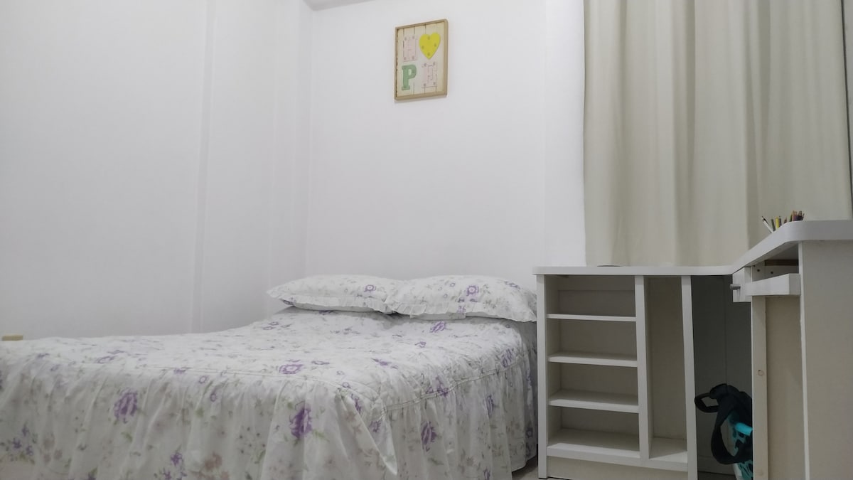 Quarto1 Centro Floripa Somente para mulheres