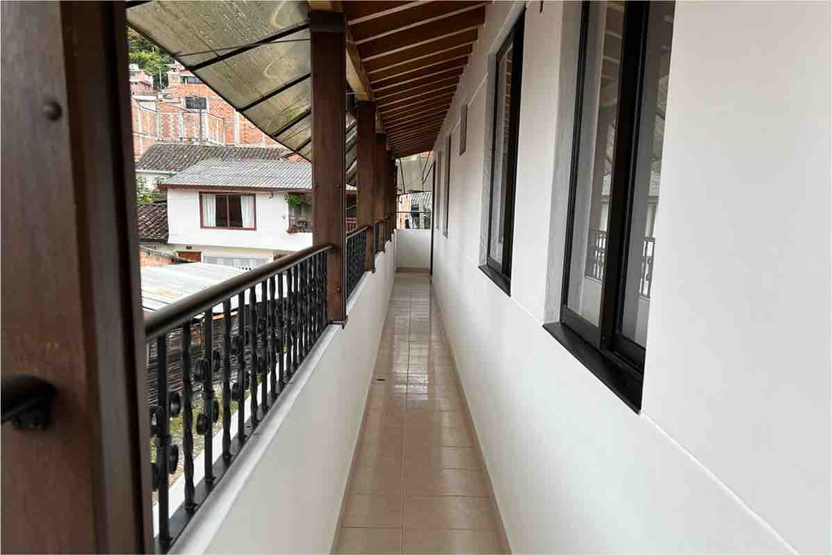 El Retiro, beautiful 3br apartment, private patio