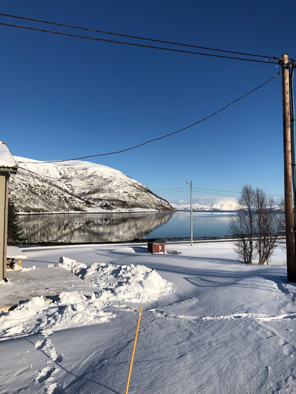 美丽的格伦峡湾（ Grunnfjord ） ，距离特罗姆瑟（ Tromsø ） 75公