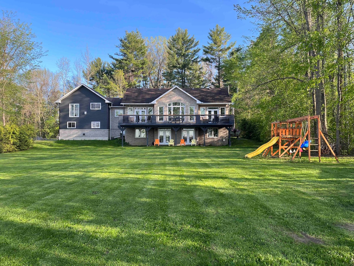 Sunset Haven Waterfront Lake House