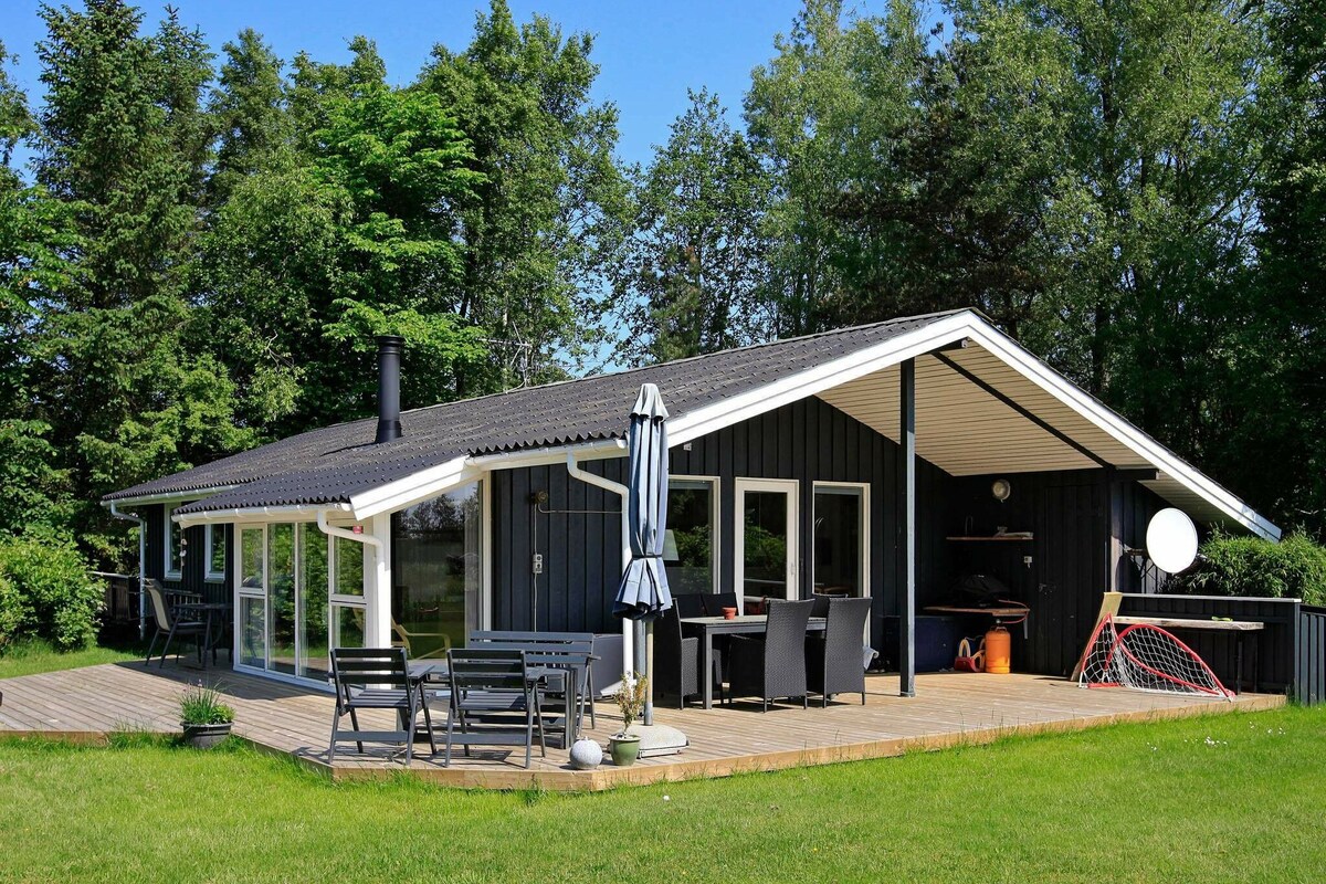 6 person holiday home in strandby