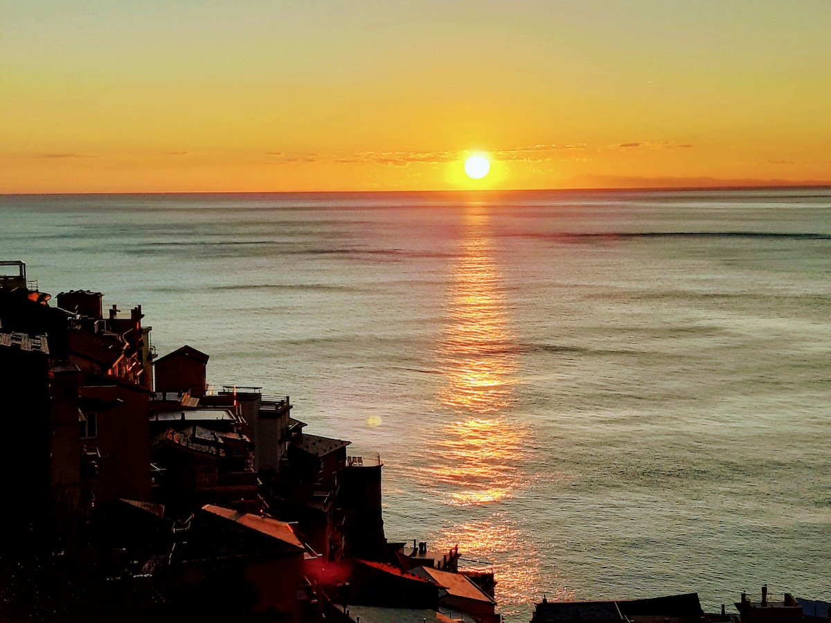 Stanza Rossa al Cinque Terre