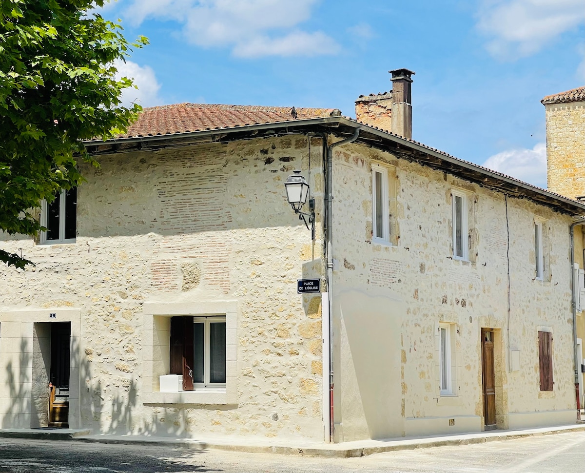 Ancien presbytère à la campagne