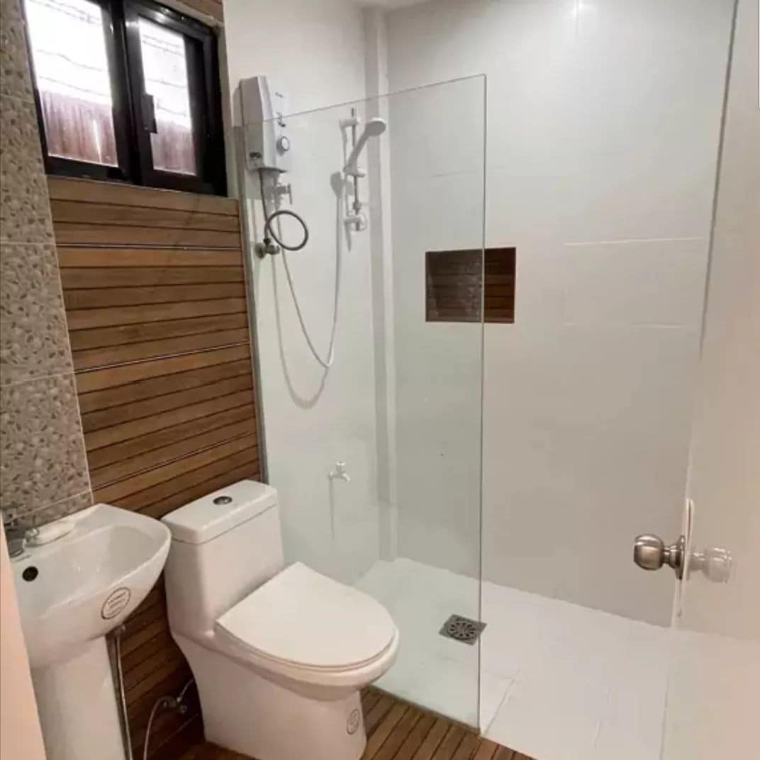 4号房空调房配备独立浴室和热水淋浴
