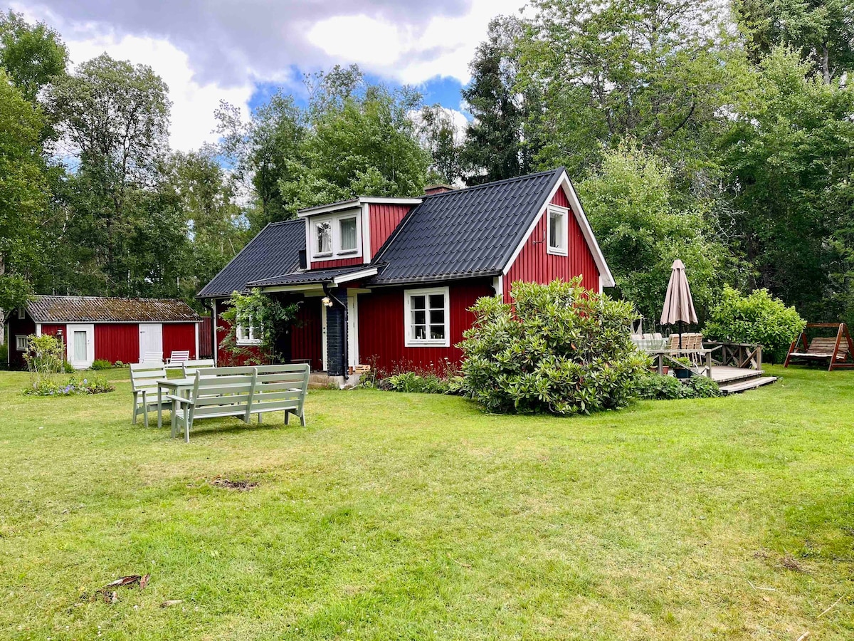 位于南斯莫兰（ Southern Småland ）的家庭友好型小屋