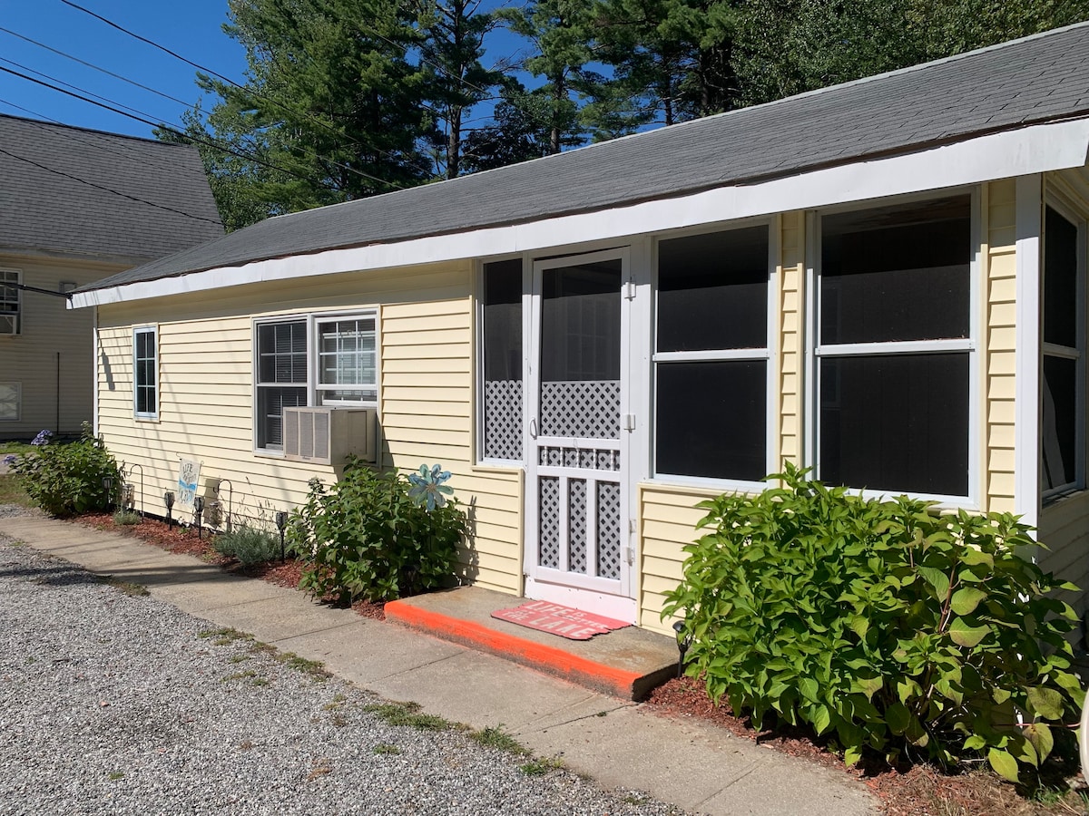 3 Bedroom Lakefront Cottage on Family Campground.