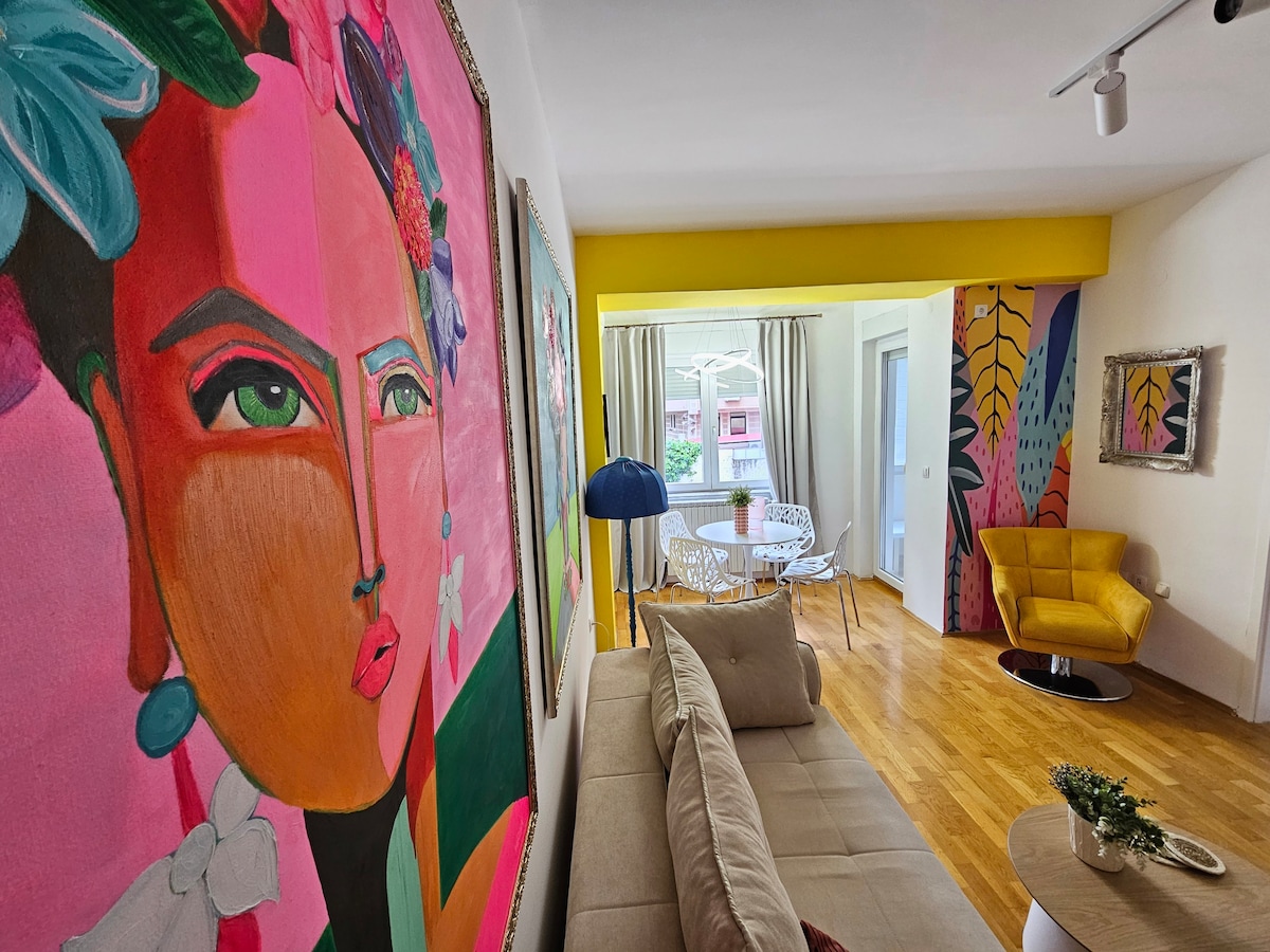The Charming Art Condo in the city center