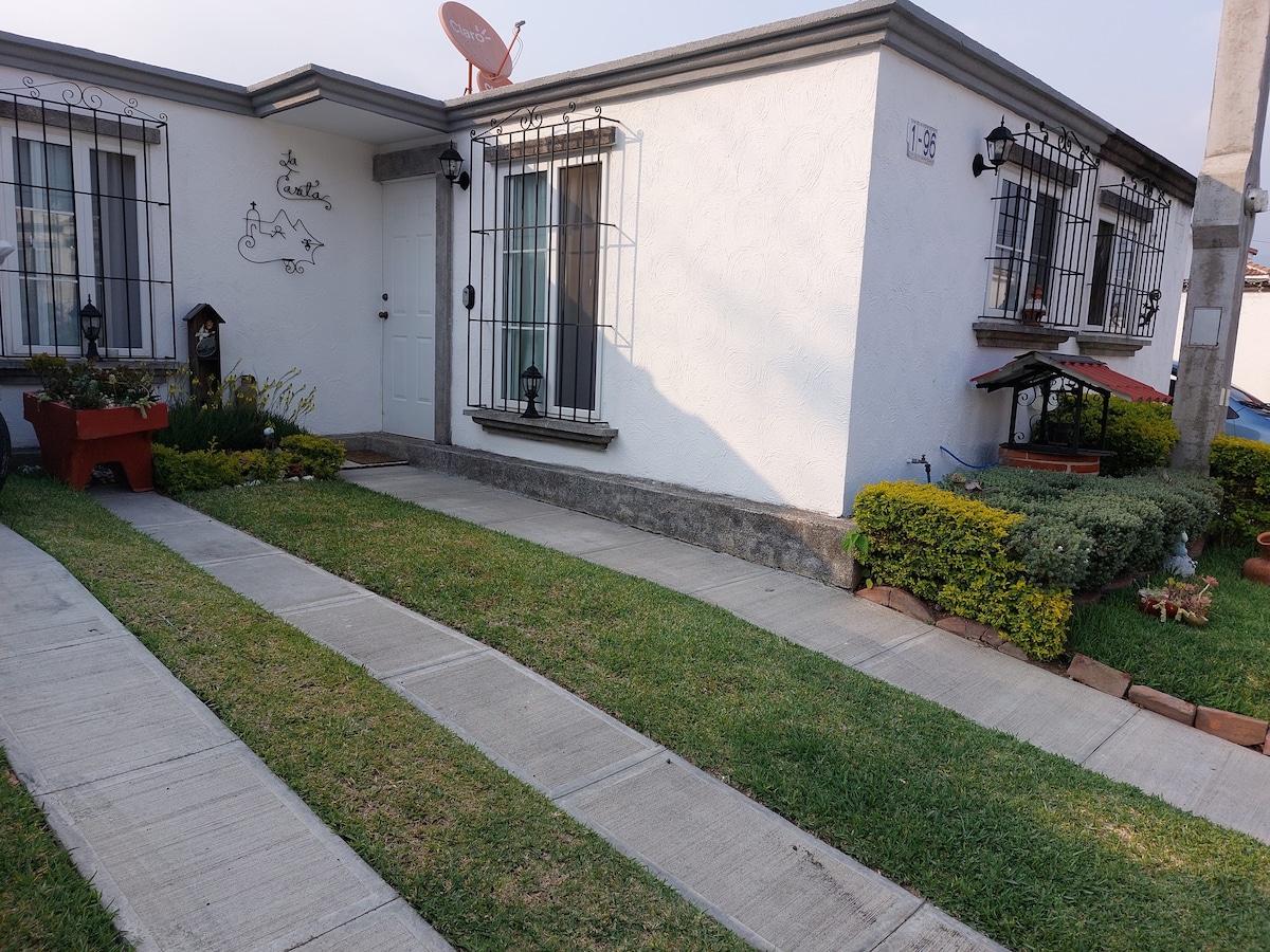 Charming colonial style little house near Antigua