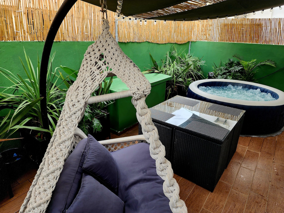 Cozy private jacuzzi spa apartment/swimming pool