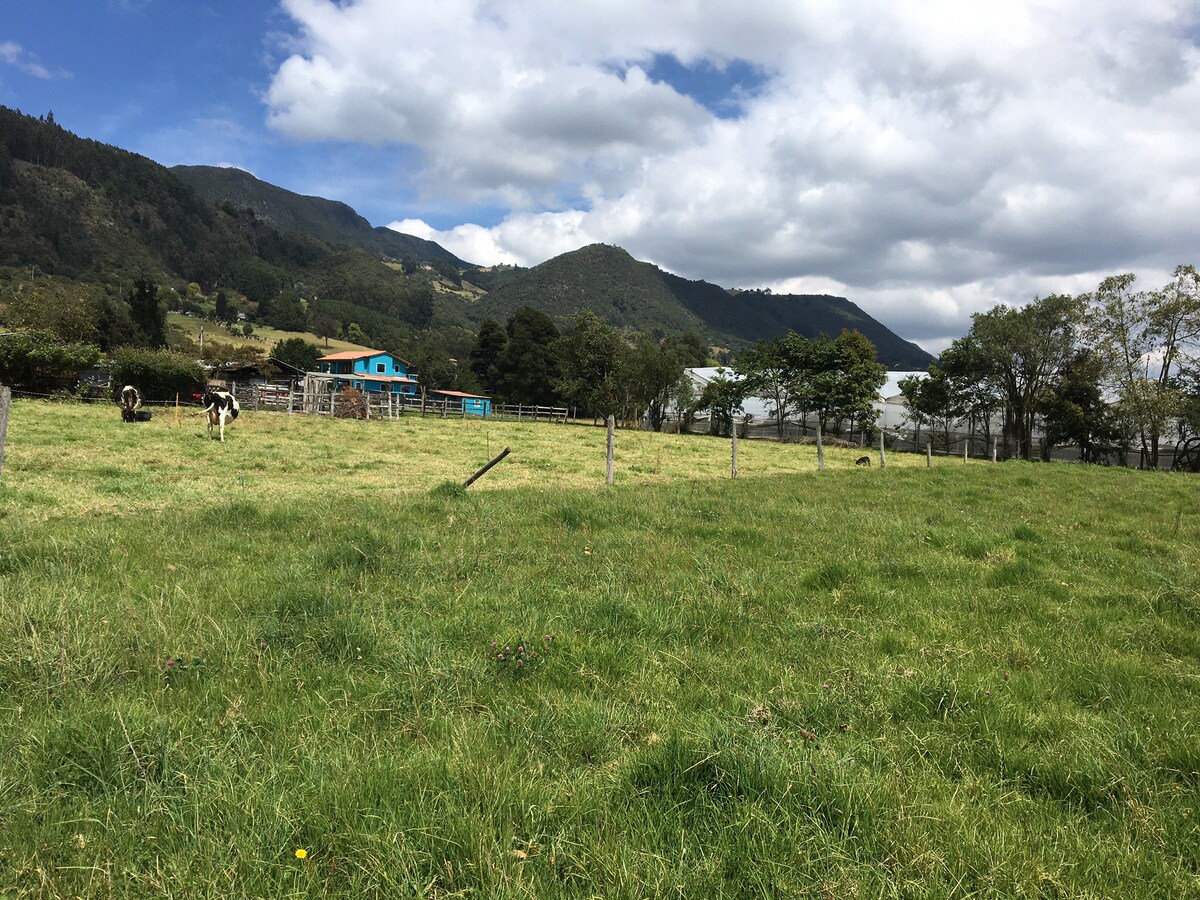 Habitación privada con baño en la montaña de Tabio