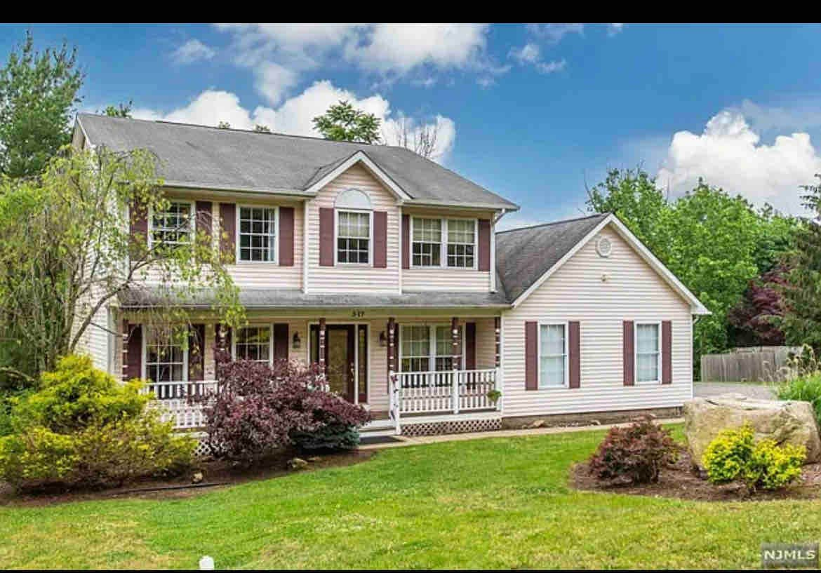 Entire home in Northern NJ 4bedrooms 2.5bath