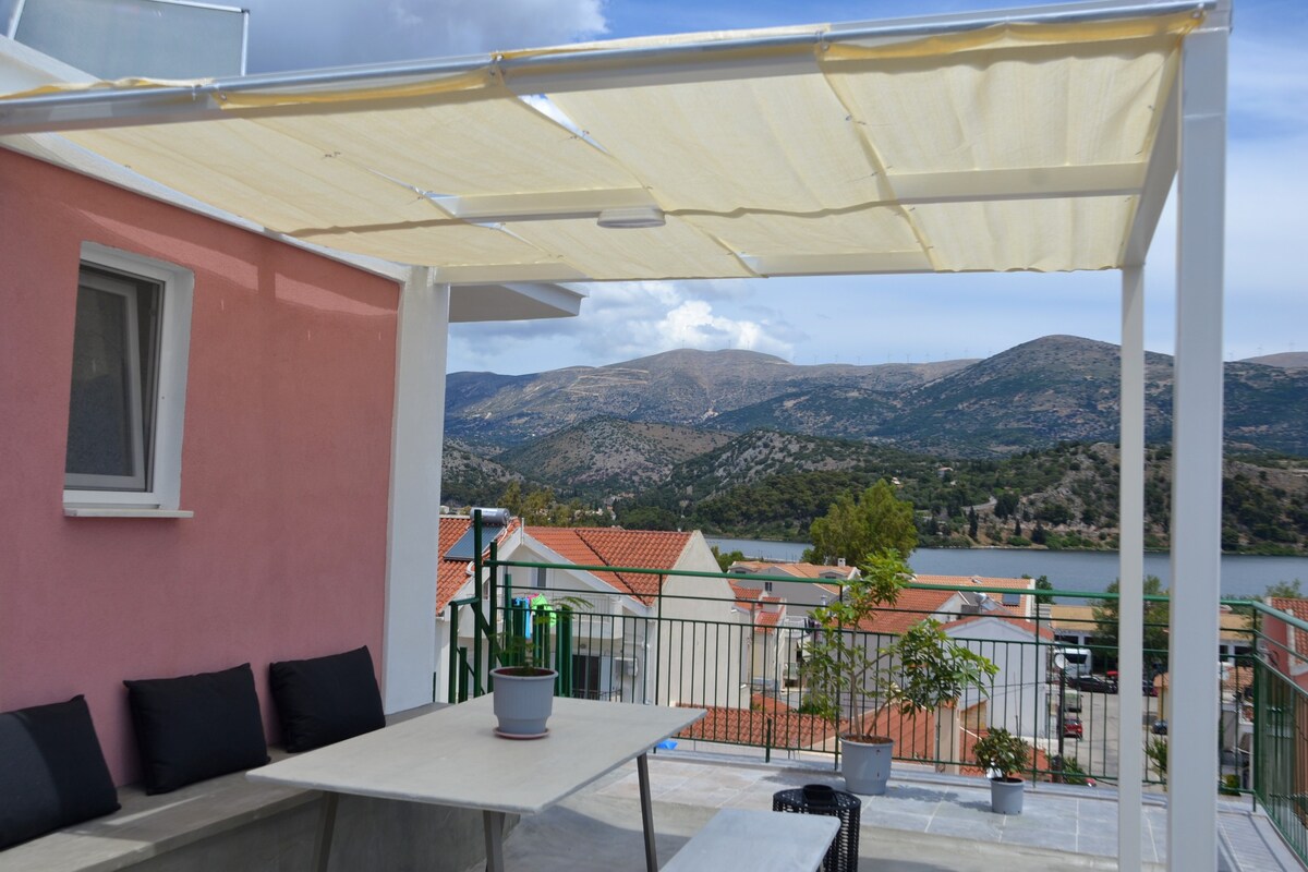 带海景的Argostoli Terrace Loft