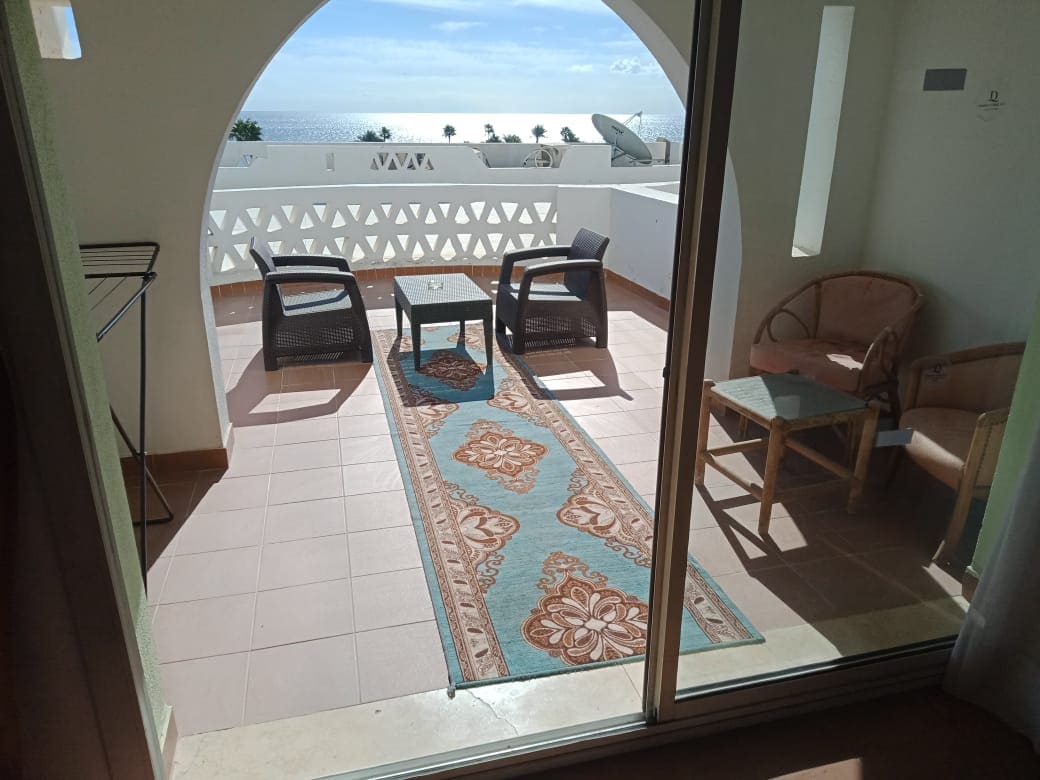 Appartamento con terrazzo vista mare in domina