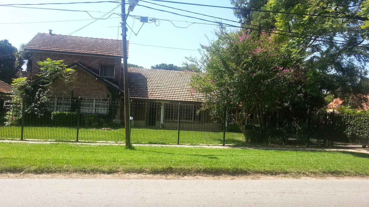 Casa en Ranelagh, Golf club, con piscina y parque.