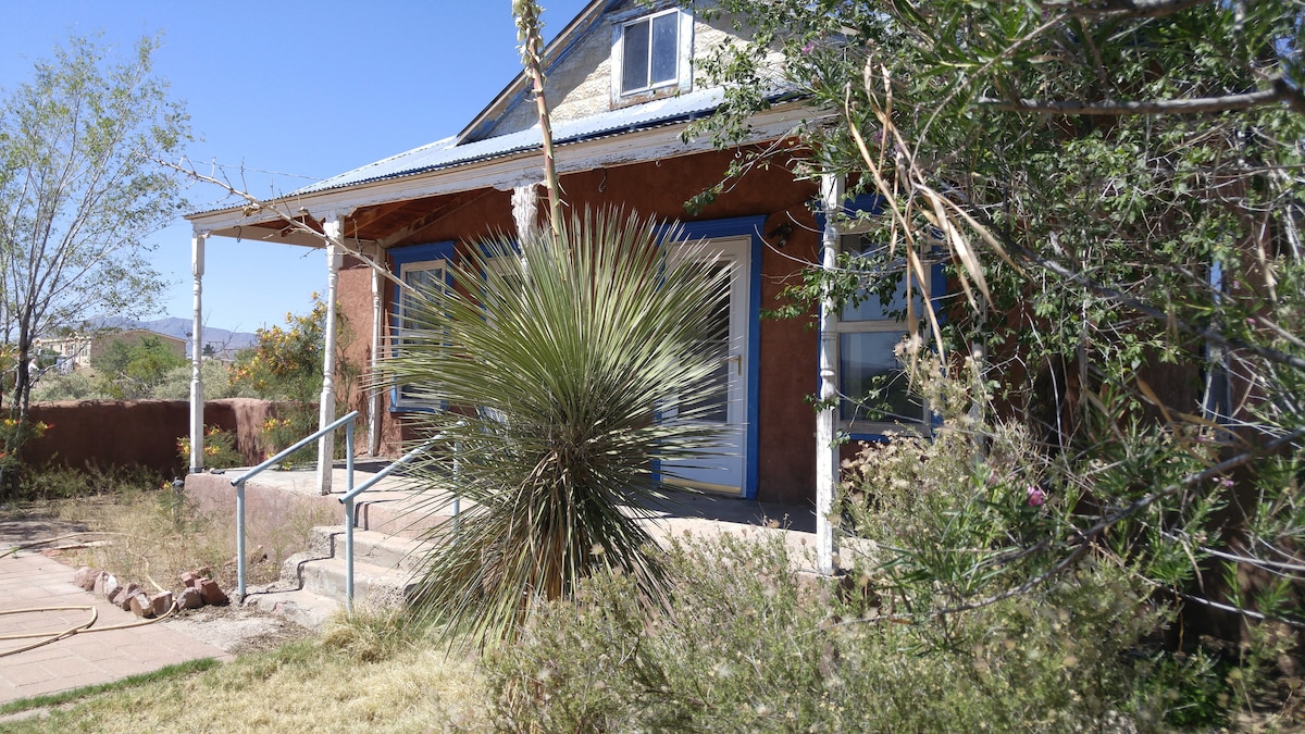 La Casita de Rancho Querencia, early 1900s adobe