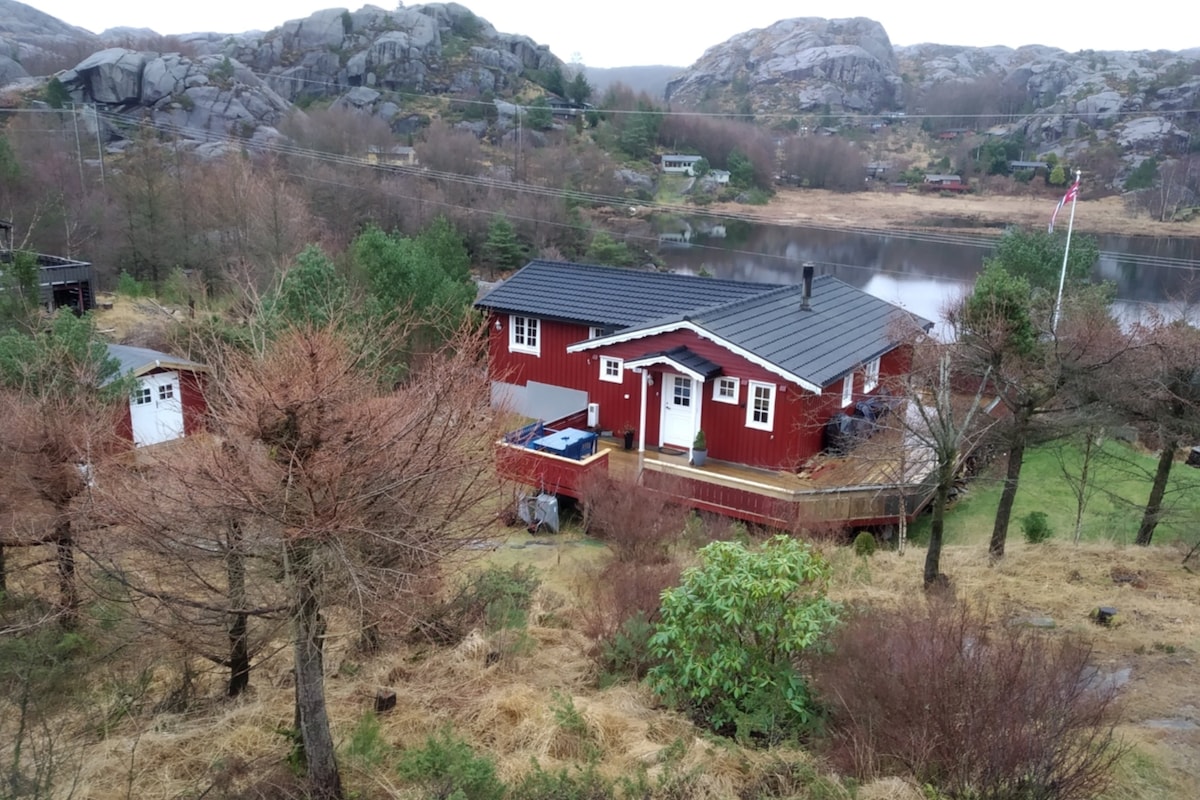 Koselig hytte på Jæren, på Ogna, nær vann og sjø