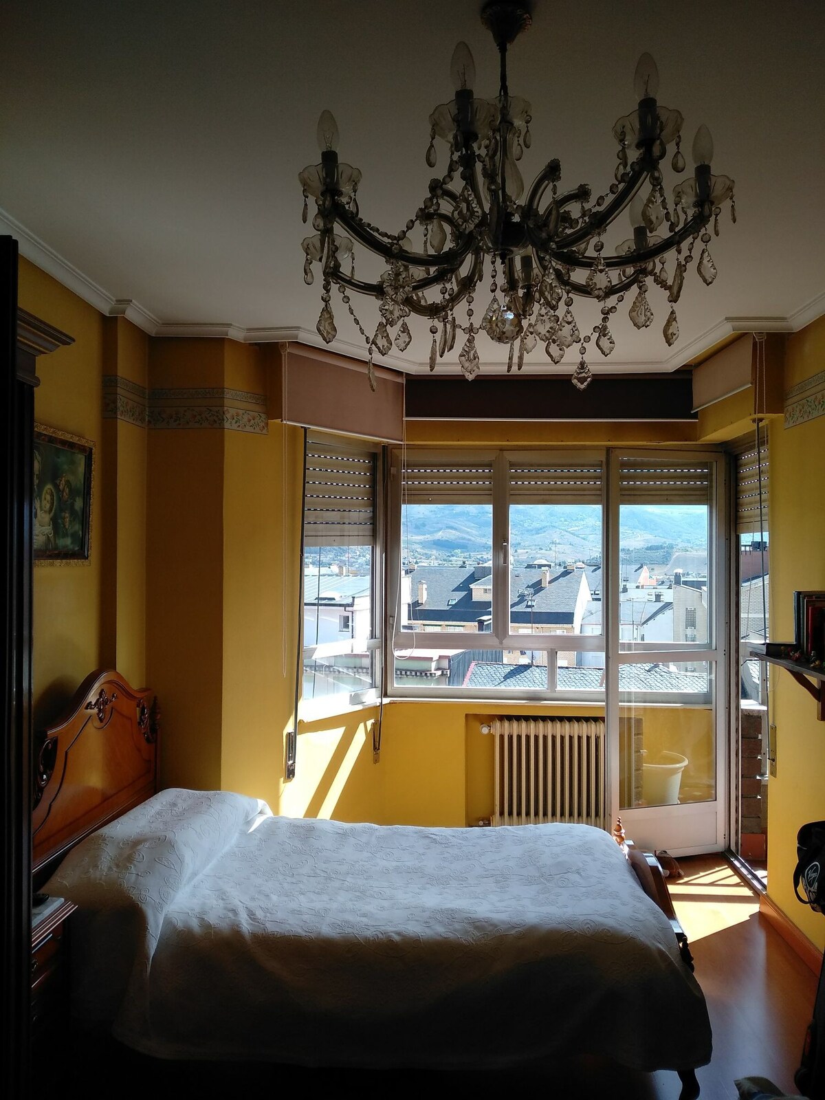 蓬费拉达带阳台景观的独立房间