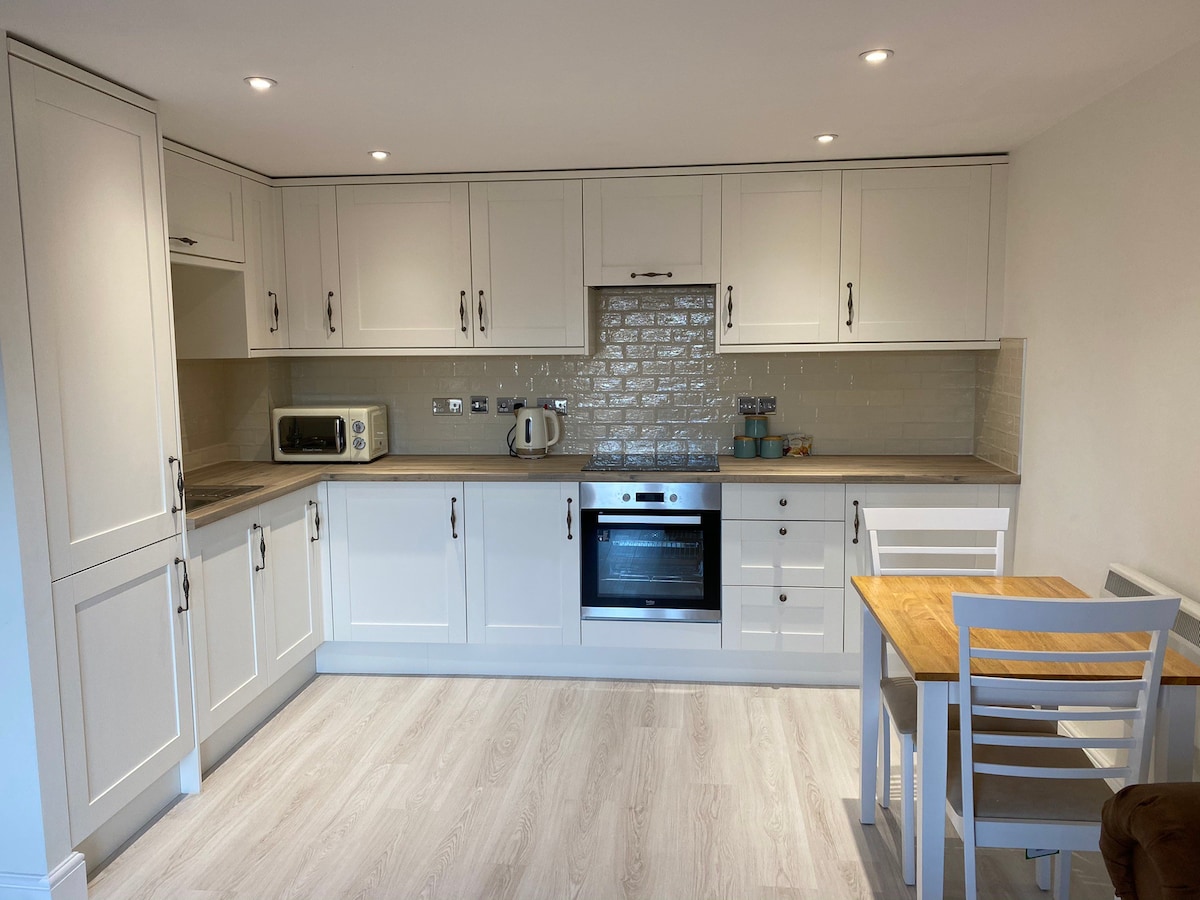 Newly Refurbished Entire Apartment - Newcastle