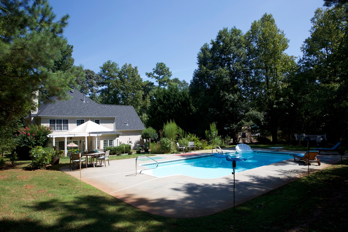 Peachtree City home near Trilith w Salt Water Pool