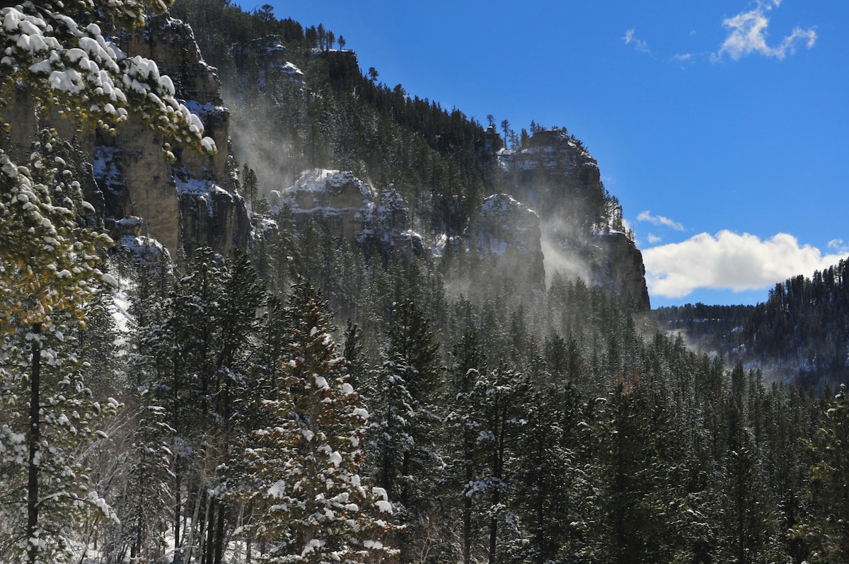 Spearfish Canyon Skye lodge