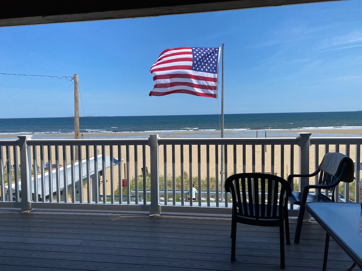 Oceanfront 2 bedroom condo with amazing views!