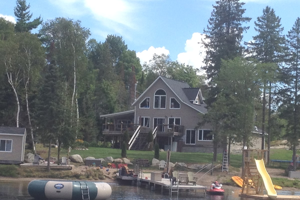 Ruth Lake - Private 100acre Waterfront Retreat