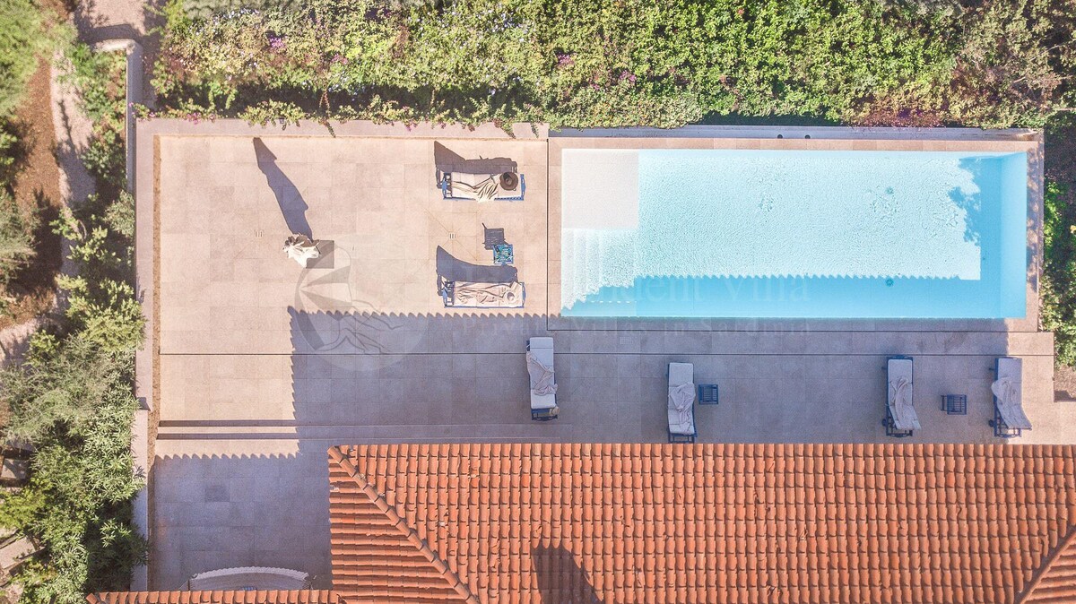 Villa Sunrise Lux - sul mare con piscina Infinity