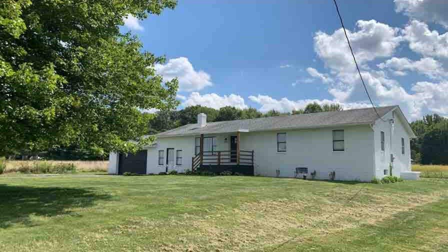 Rest and Relaxation -Johnstown home with hot tub