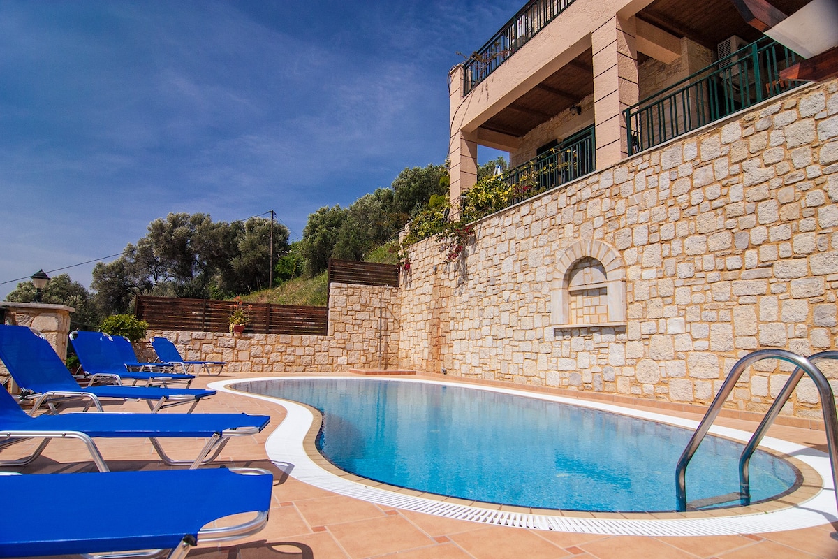 West Crete holiday villa with private pool