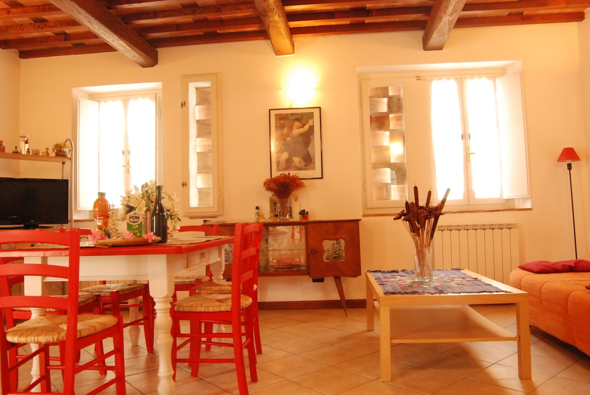 Large Flat in Old Tusccan Farmhouse