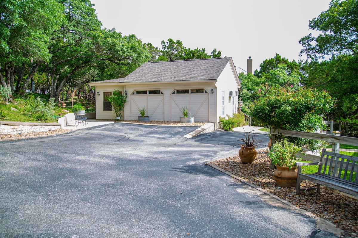 Hill Country Carriage House