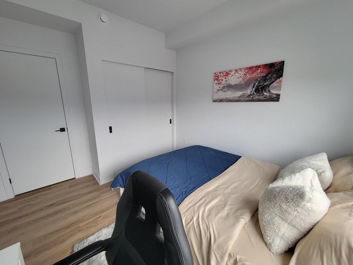 Private bedroom 15 min from Ottawa