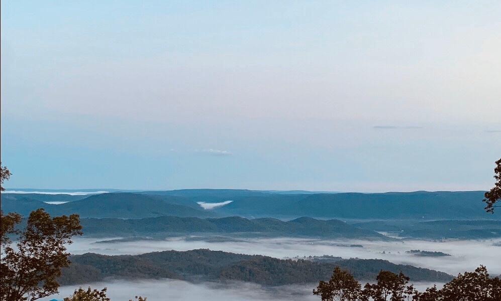 The Edge of Lookout Mountain日落小屋