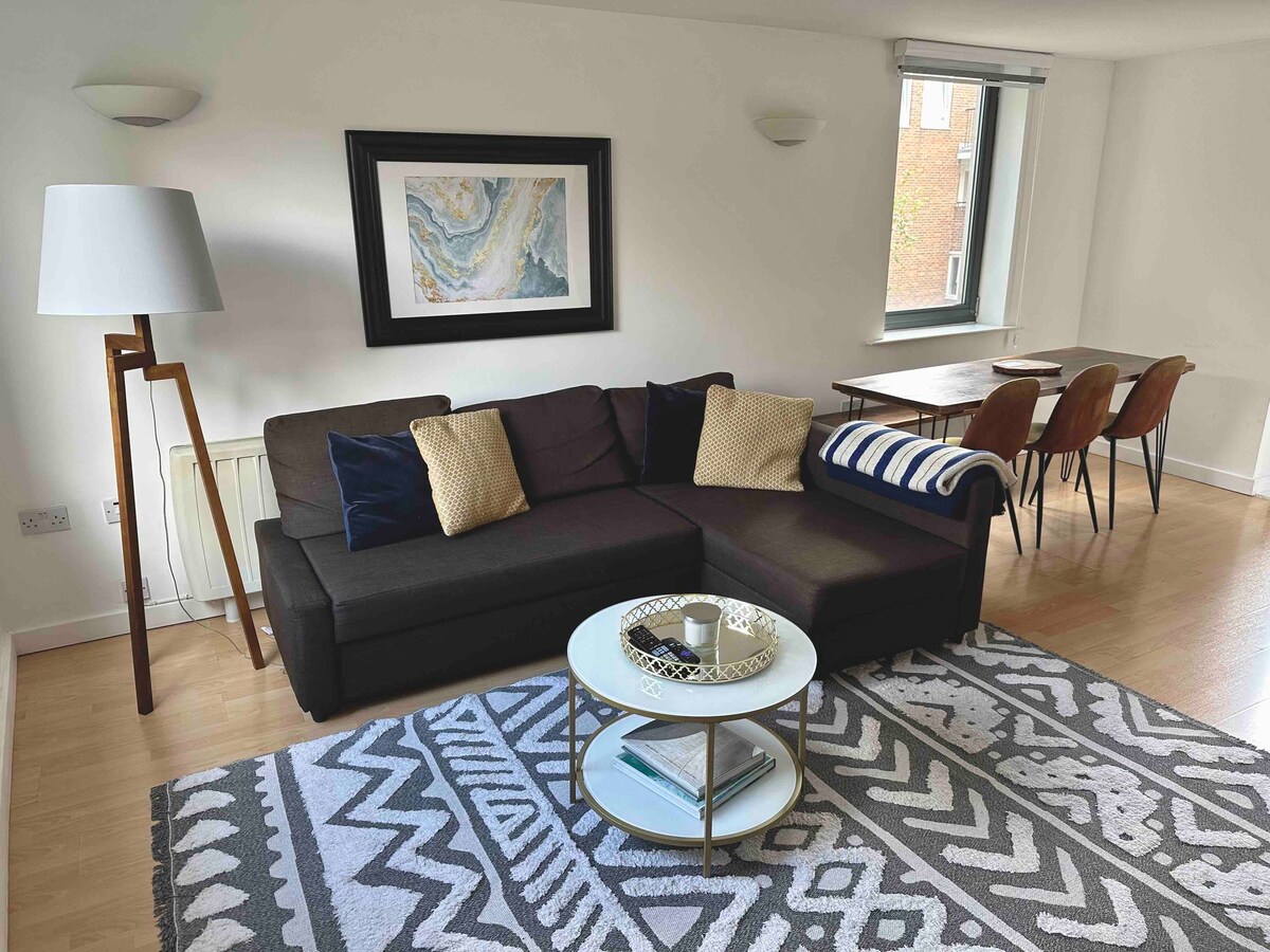 Kings Cross - 2Bed & 2Bath Spacious w/Balcony