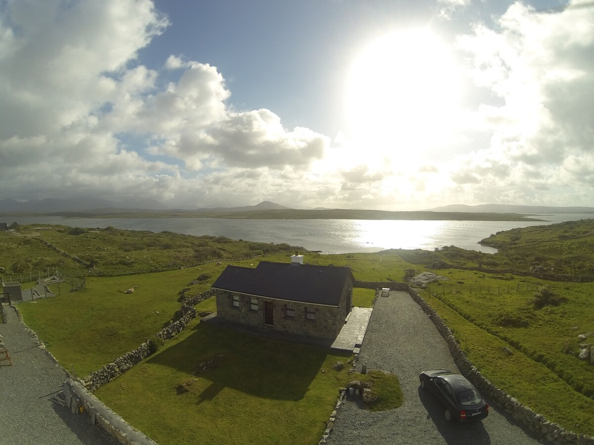Cill Cottage, Inishnee, Roundstone,
H91R2HR