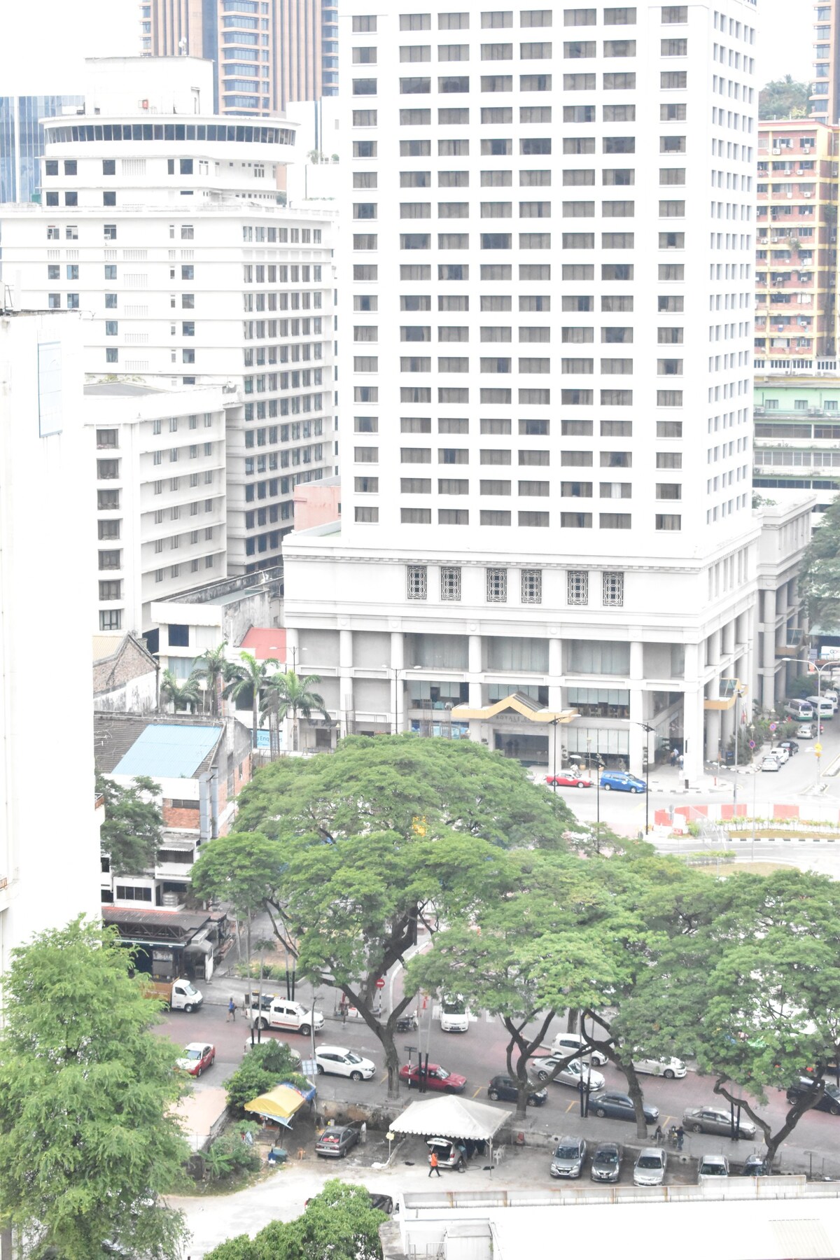 靠近武吉免登（ Bukit Bintang ）和阿罗山（ Jln Alor ）的宽敞公寓
