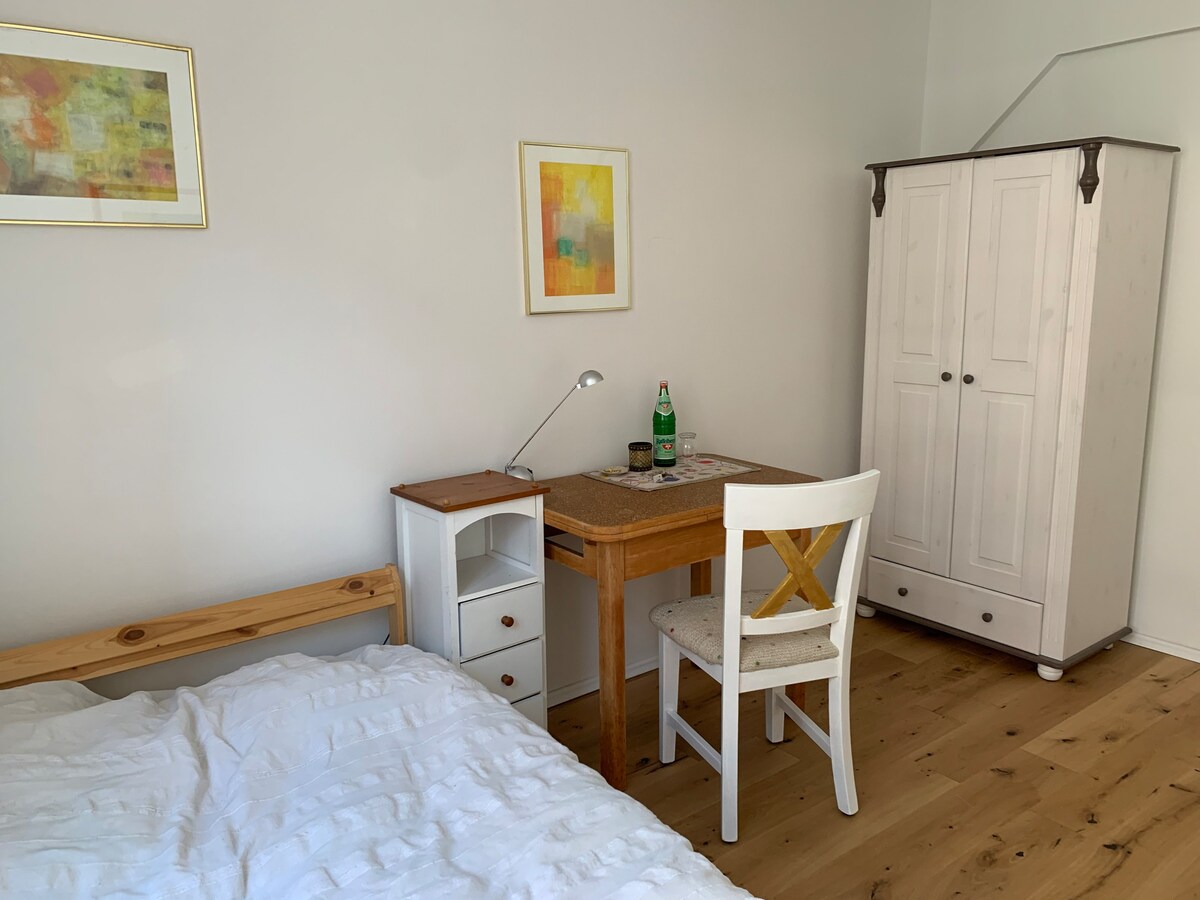 Gemütliches Zimmer in saniertem Altbau in Barmen