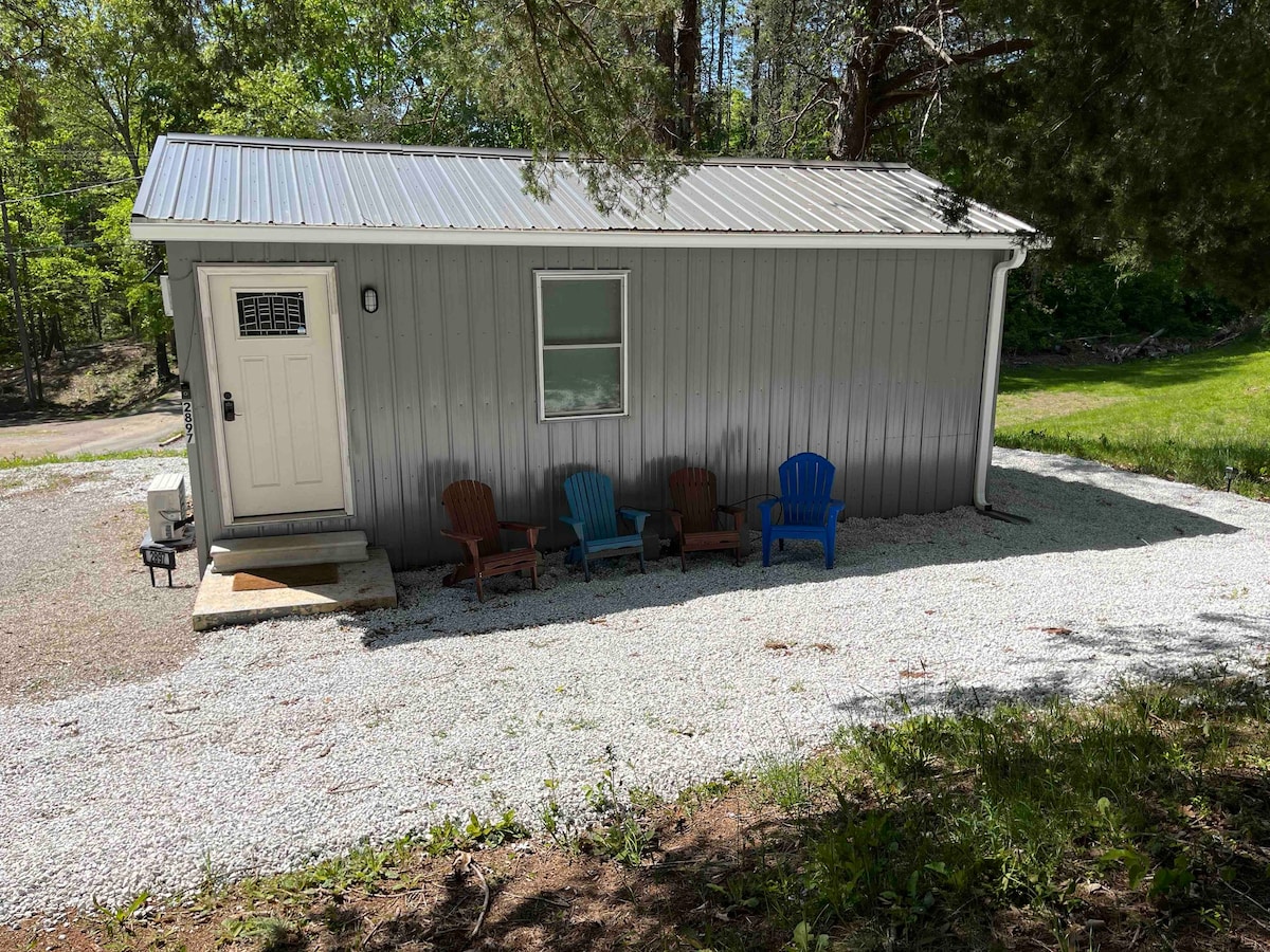 Tiny Home by Wolf Creek & Boat Ramps Pets Welcome