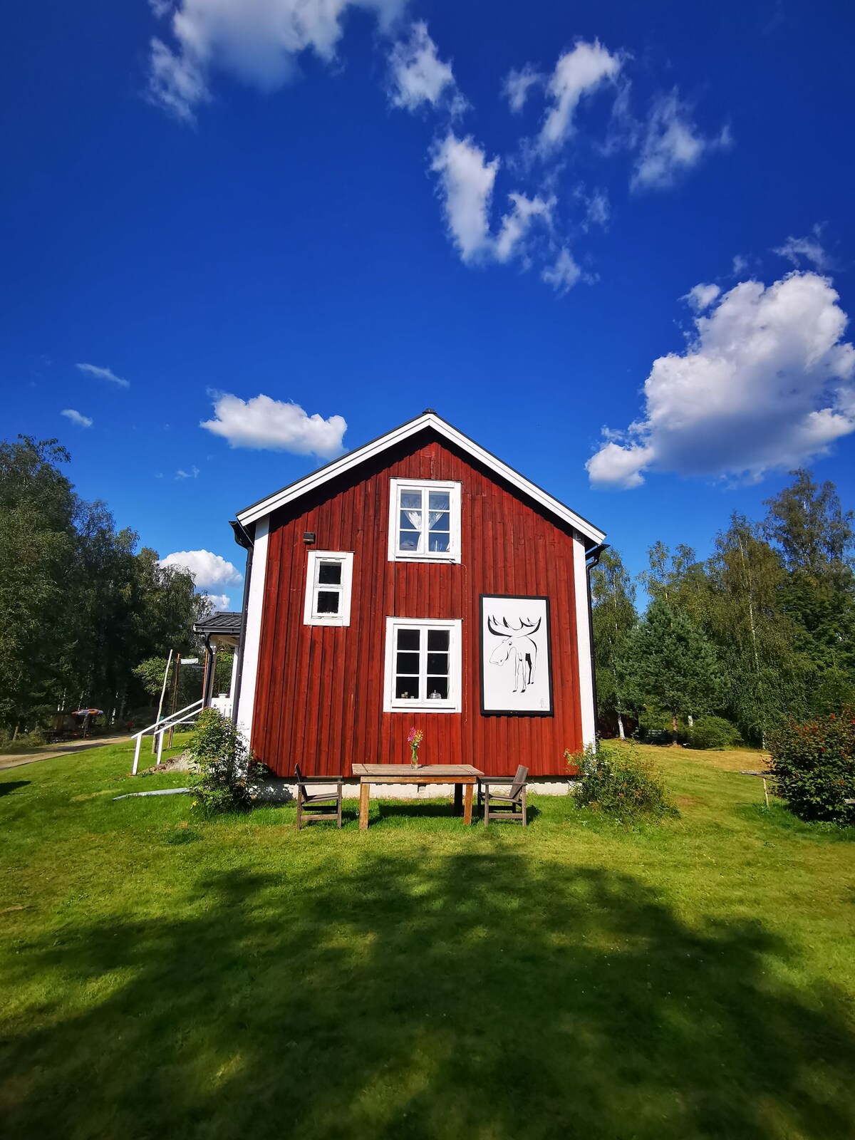 Ferienhaus Silkesdamm in Mittelschweden für 9 Personen mit Sauna bietet viel Raum zur Erholung und Ruhe genießen.