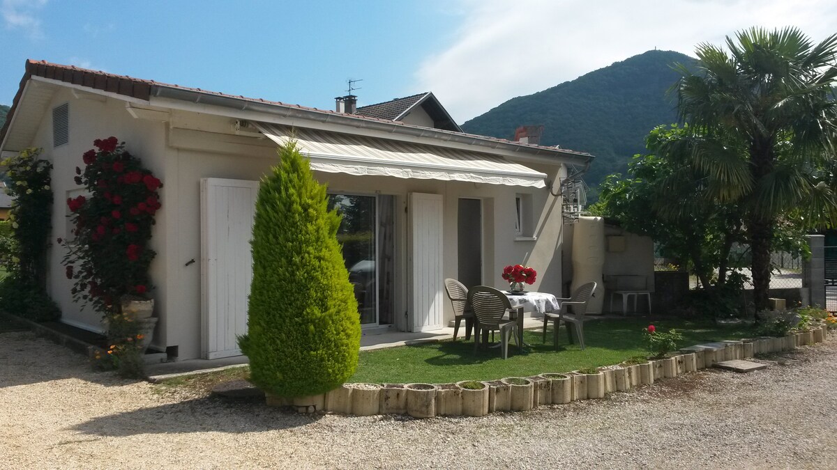 Studio indépendant  calme ensoleillé -vue Vercors