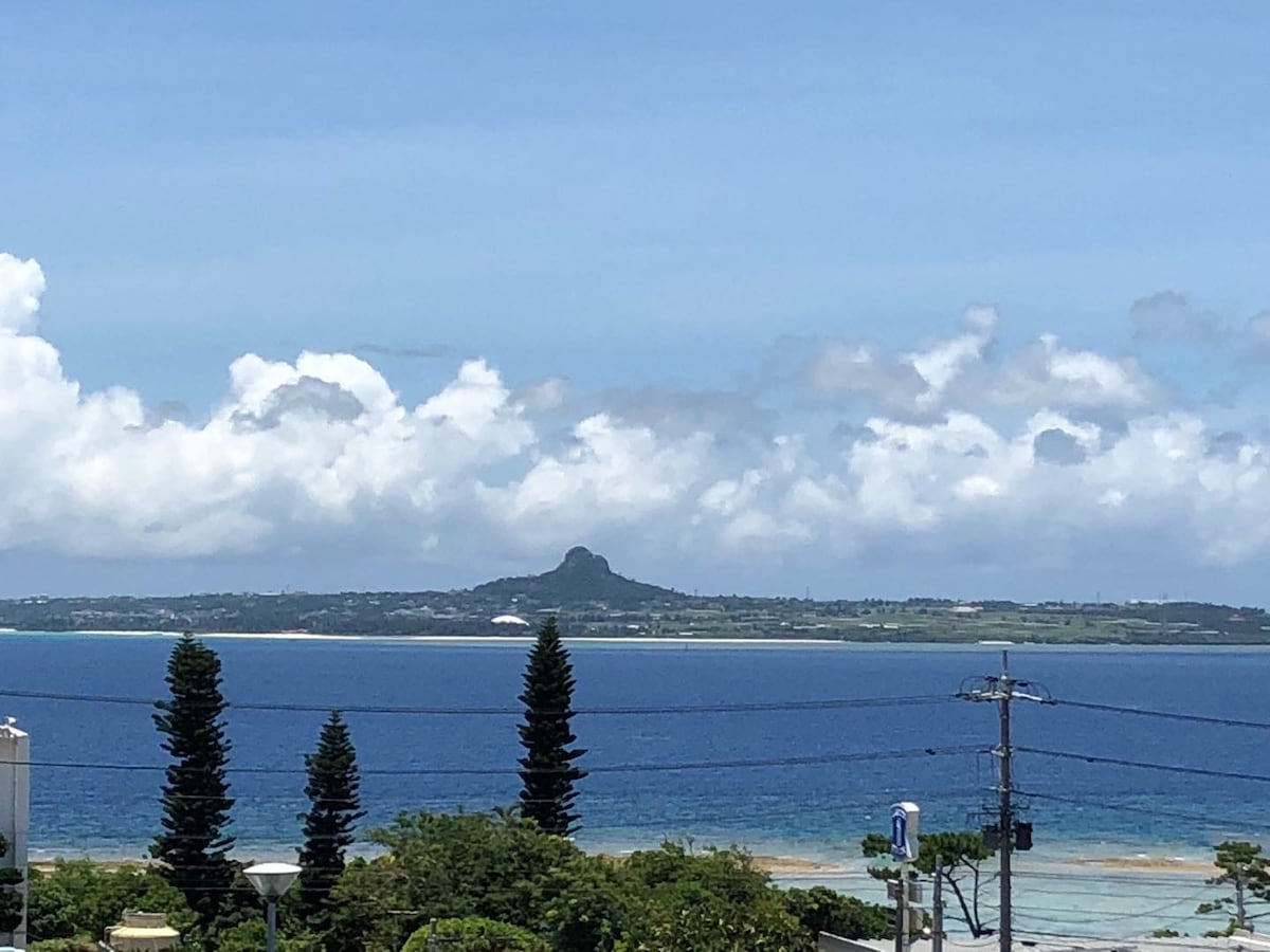 美之海水族馆附近海景度假别墅，距离翡翠海滩入口步行仅需3分钟，免费提供WIFI以及BBQ设备无清扫费