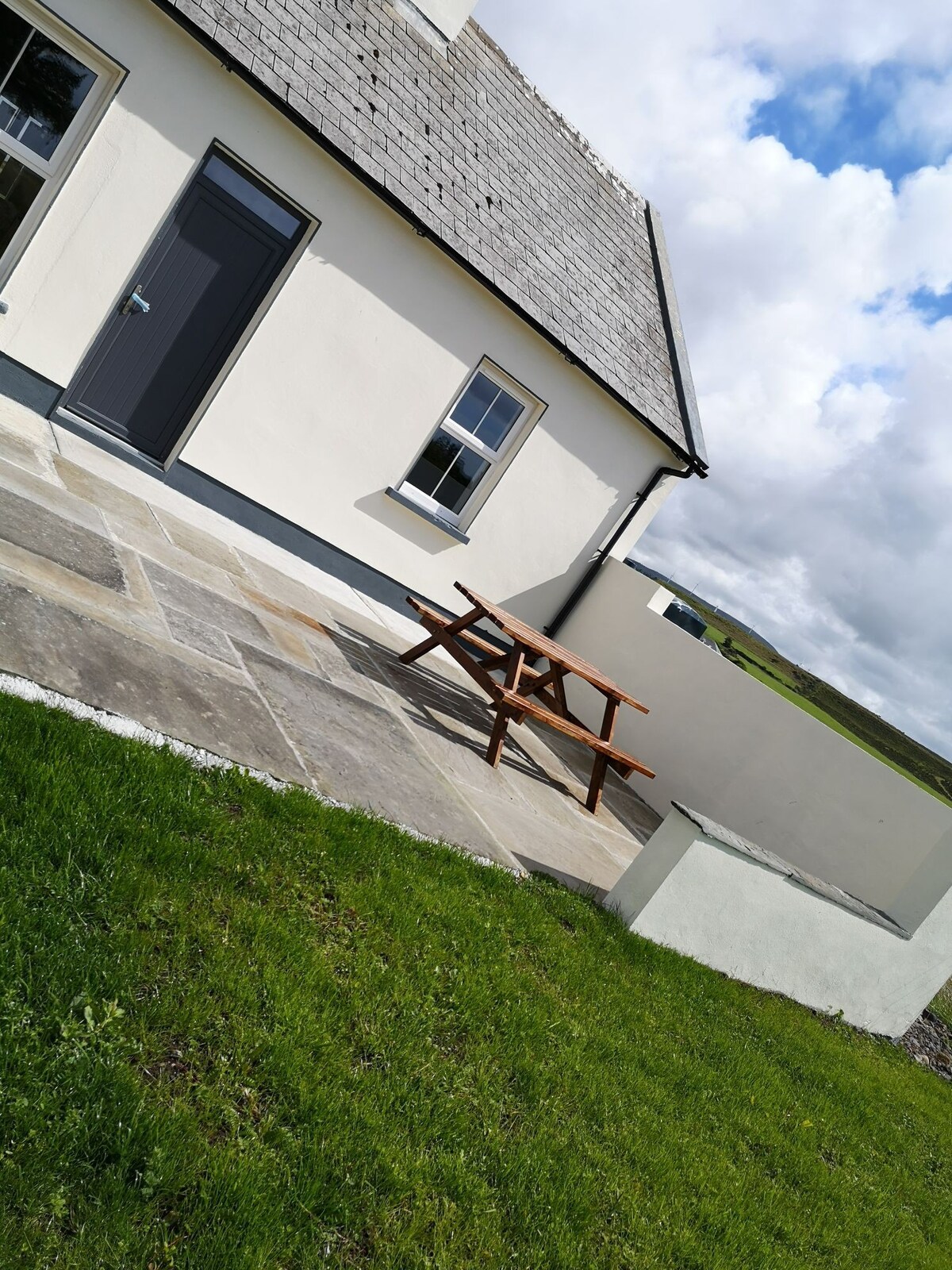 Lake View cottage near Lahinch