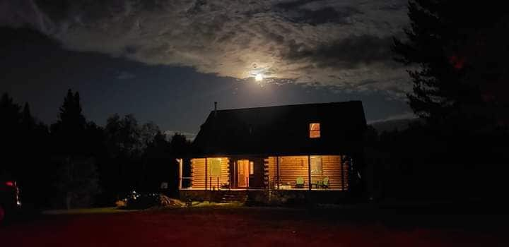 Beautiful Adirondack Retreat!  Musicians Haven.