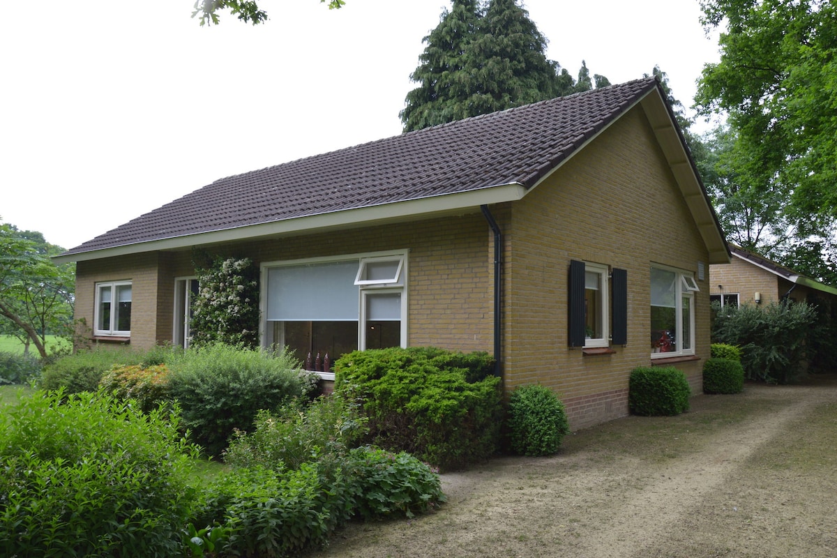 Rural holiday home, wildlife spotting from the garden, Achterhoek