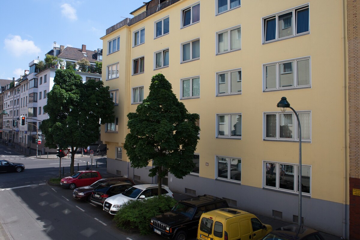 Apartm-s ，位于杜塞尔多夫市中心