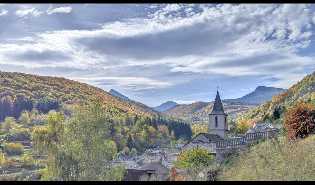 位于比利牛斯山脉中心的大型乡村小屋- Ariège Mijanes