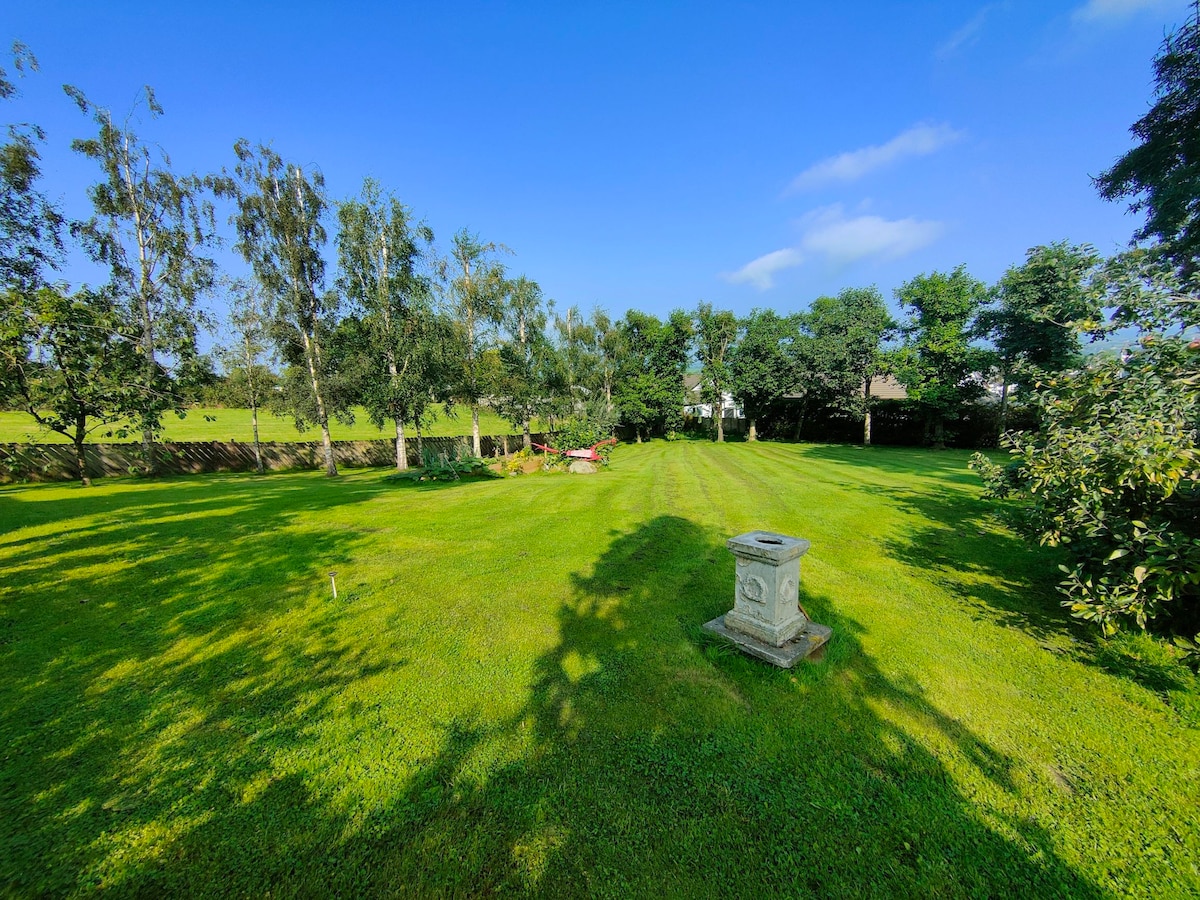 Rowantree Cottage private garden country escape