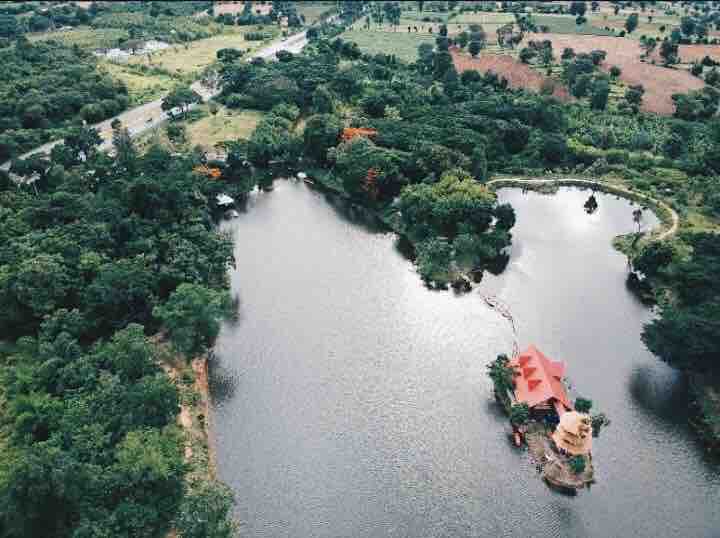 Nakhonratchasrima营地的水上别墅