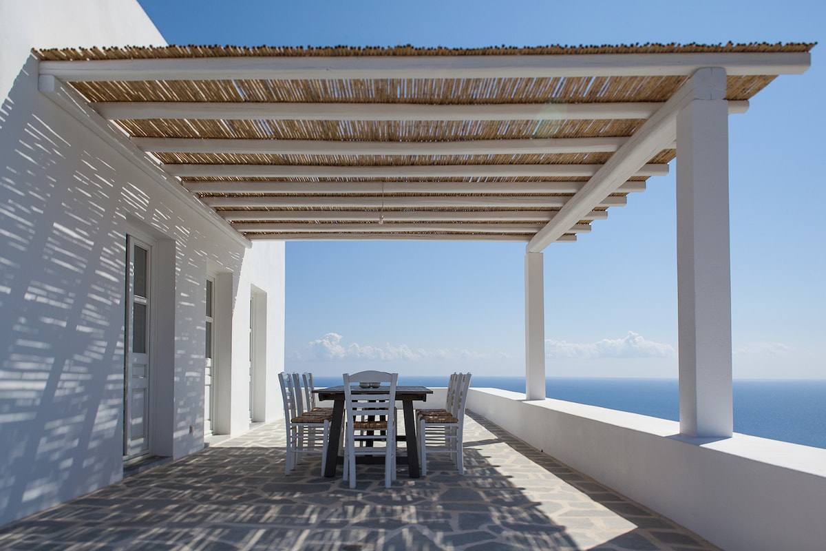 House Folegandros amazing sea view