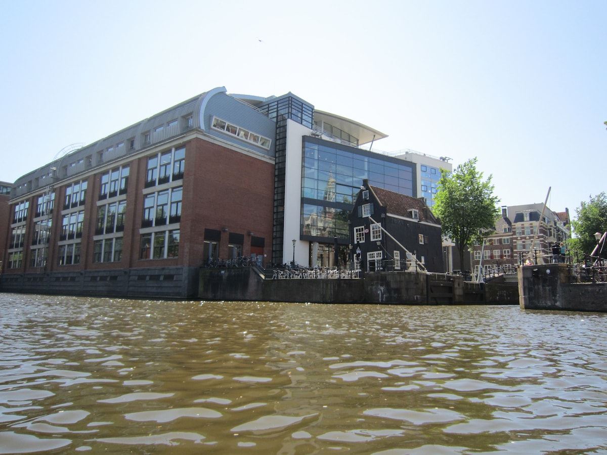 阿姆斯特丹房屋船屋「Saturnus」
